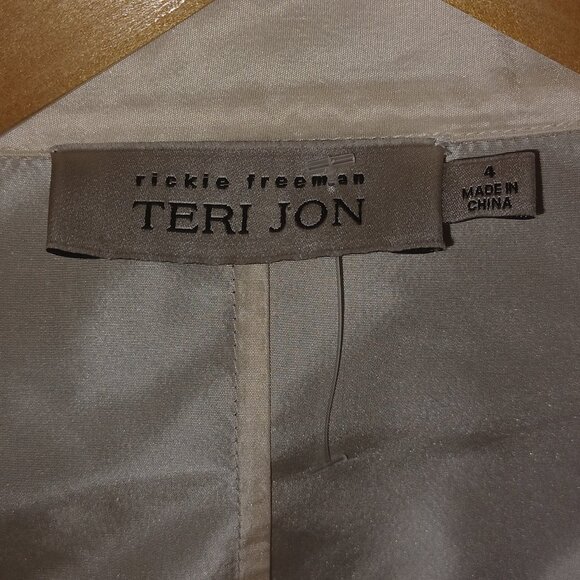 Rickie Freeman Teri Jon 100% Silk Cream Blouse - Picture 7 of 8